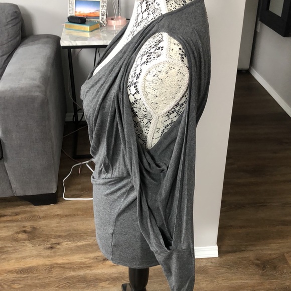 Bebe shirt🤍 - Picture 3 of 5